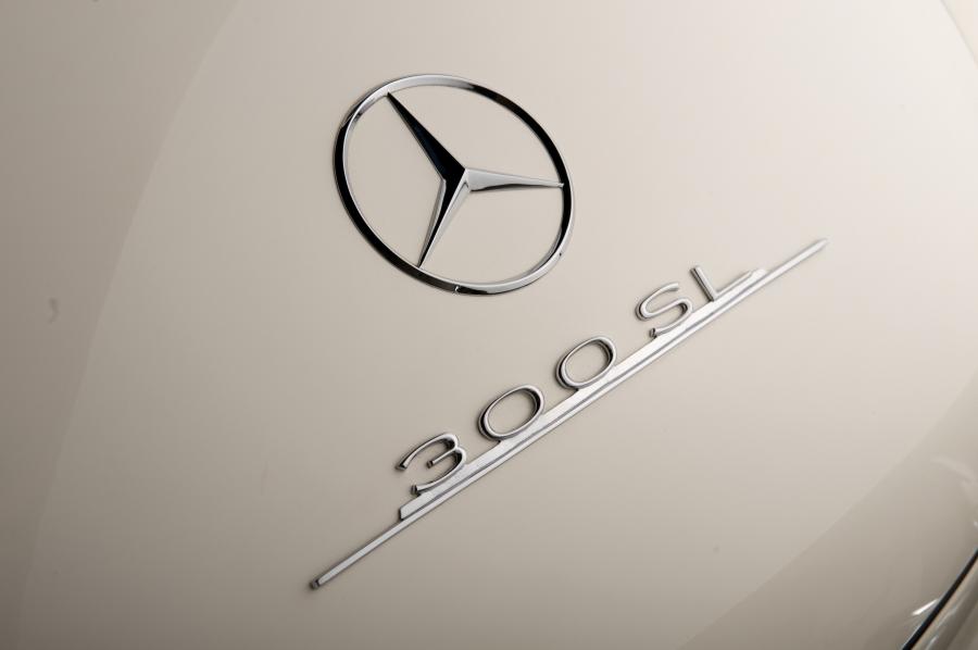  Mercedes-Benz 300 SL Coupe 1956 года  (фото 3 из 24)
